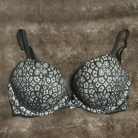 VICTORIAS SECRET Dream Angles Push-Up Black Lace Sz 32D - Picture 1 of 6